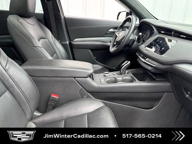 2022 Cadillac XT4 AWD Premium Luxury