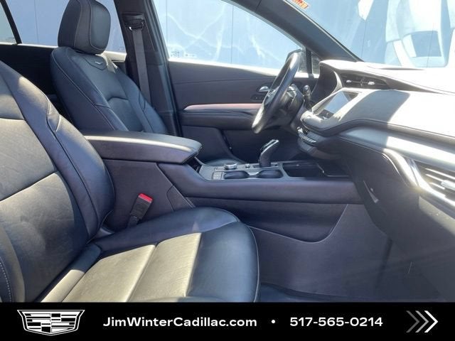 2022 Cadillac XT4 AWD Premium Luxury