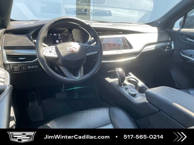 2022 Cadillac XT4 AWD Premium Luxury