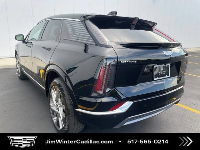 2025 Cadillac OPTIQ Luxury 2
