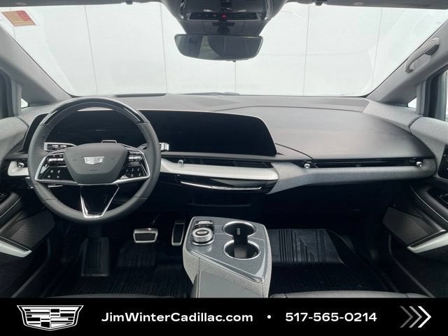 2025 Cadillac OPTIQ Luxury 2