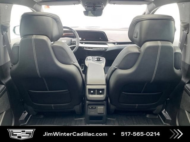 2025 Cadillac OPTIQ Luxury 2