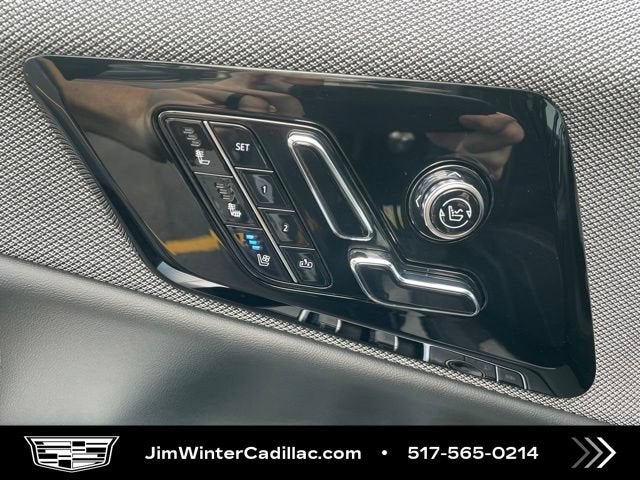 2025 Cadillac OPTIQ Luxury 2