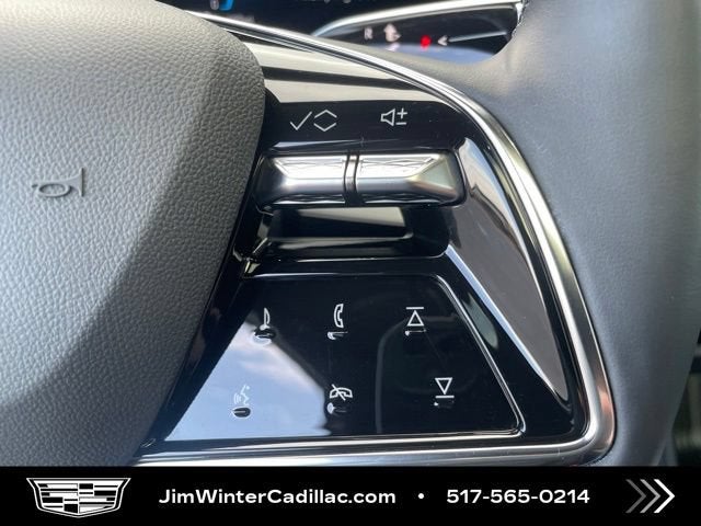 2025 Cadillac OPTIQ Luxury 2