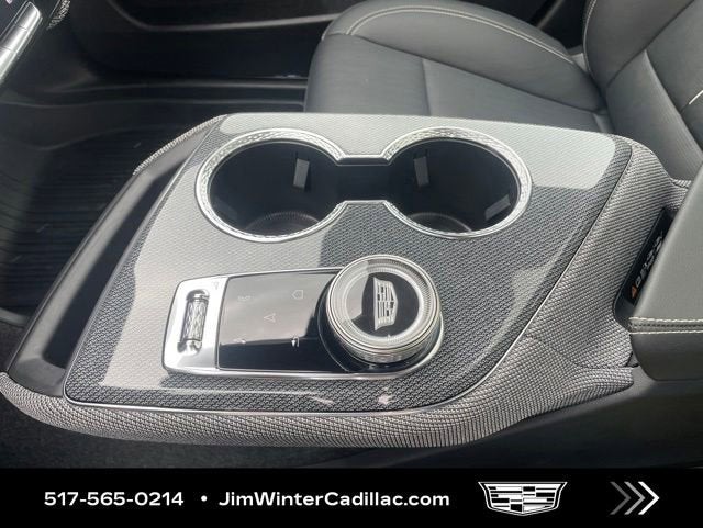 2025 Cadillac OPTIQ Luxury 2