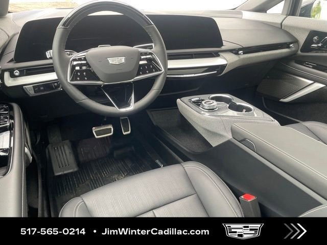 2025 Cadillac OPTIQ Luxury 2