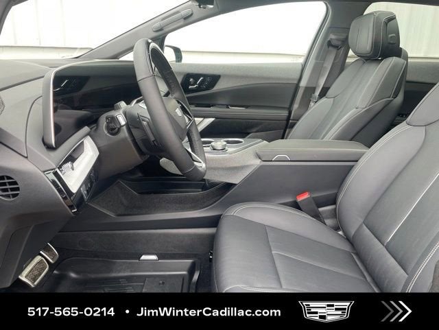 2025 Cadillac OPTIQ Luxury 2
