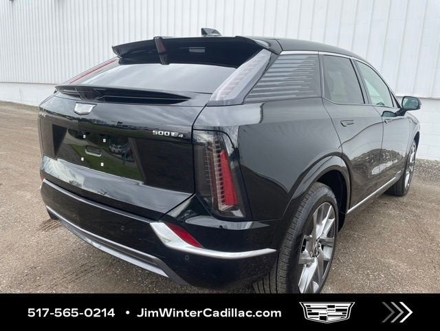 2025 Cadillac OPTIQ Luxury 2