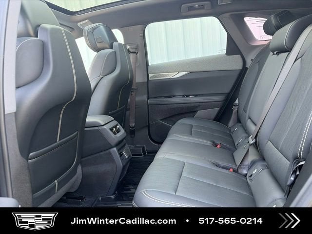 2025 Cadillac OPTIQ Luxury 2