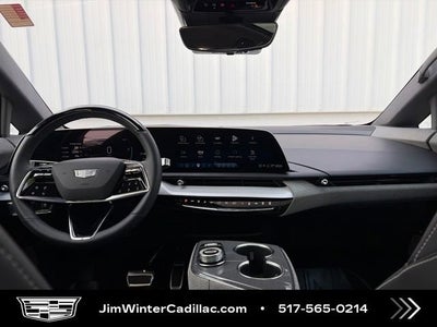 2025 Cadillac OPTIQ Luxury 2