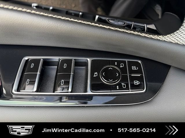 2025 Cadillac OPTIQ Luxury 2