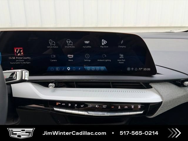 2025 Cadillac OPTIQ Luxury 2
