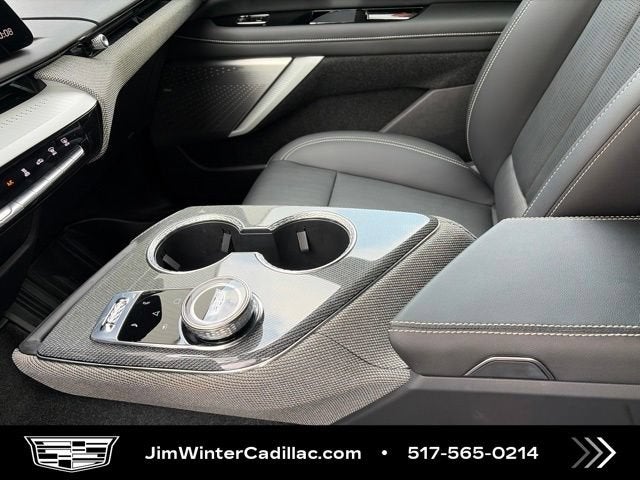 2025 Cadillac OPTIQ Luxury 2