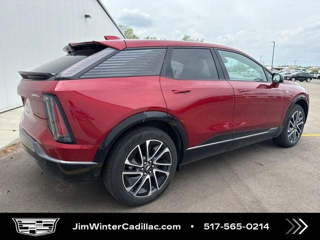 2025 Cadillac OPTIQ Sport 2
