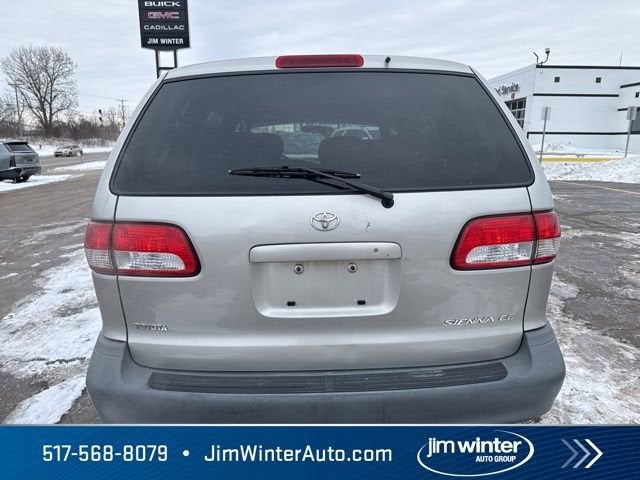 2001 Toyota Sienna CE