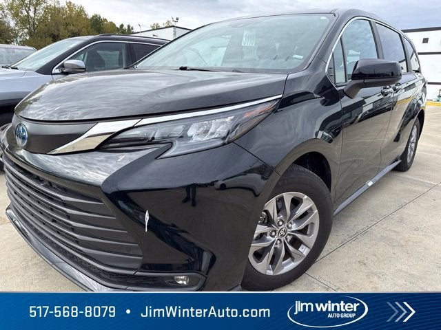 2025 Toyota Sienna XLE