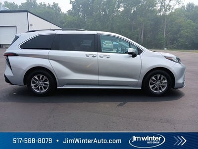 2023 Toyota Sienna XLE