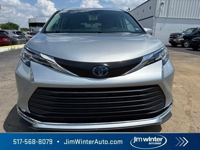 2023 Toyota Sienna XLE