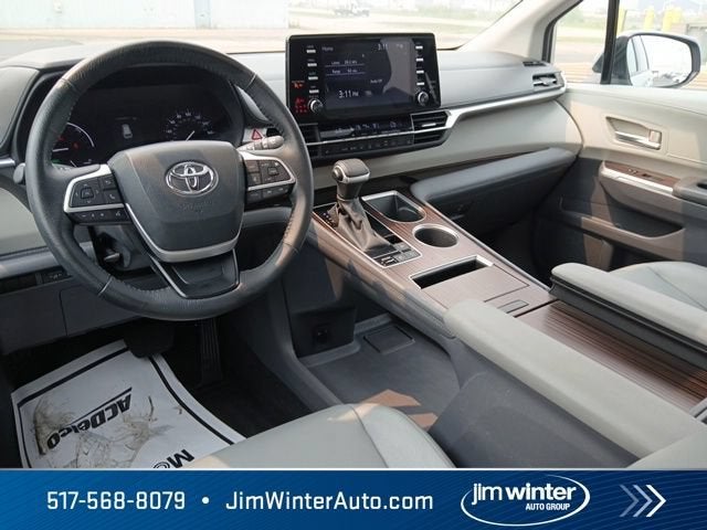2023 Toyota Sienna XLE