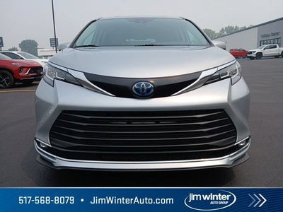 2023 Toyota Sienna XLE