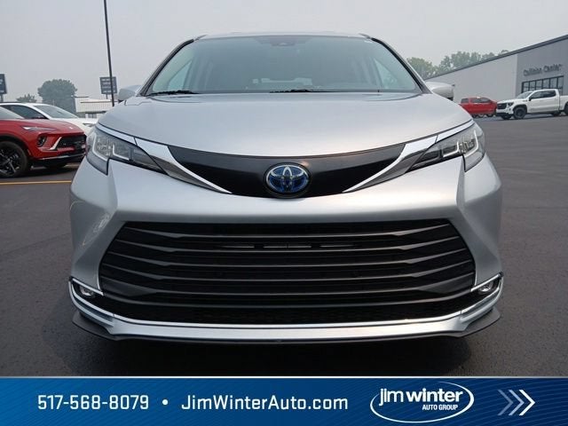 2023 Toyota Sienna XLE